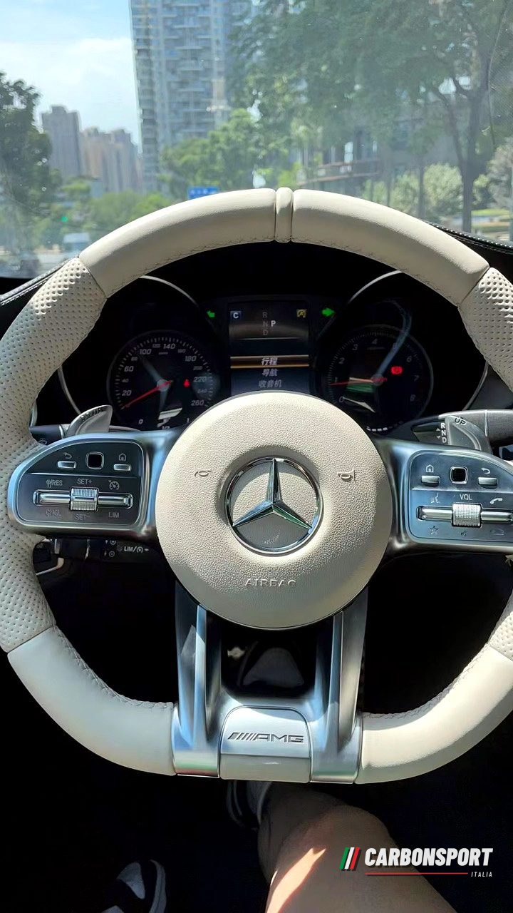 Volante pelle beige montato su Mercedes
